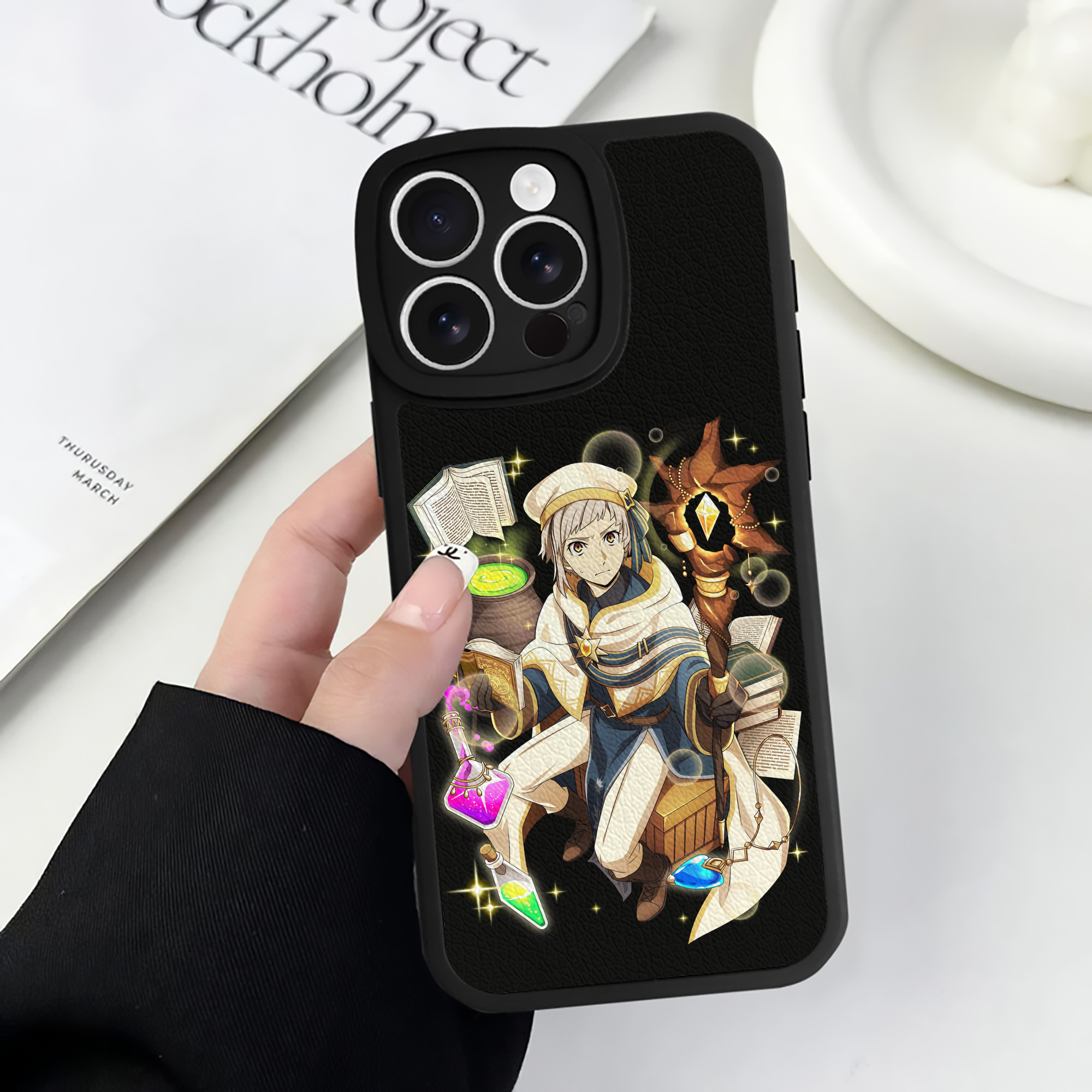 （画像用） 文豪ストレイドッグス Bungo Stray Dogs 【iPhone 16シリーズ対応】シリコンスマホケース（レザー調） 材質：シリコン